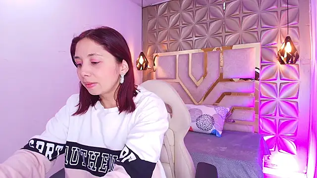 stephaniesun  online show from June 2, 12:16 pm