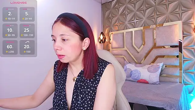 stephaniesun  online show from June 4, 1:05 pm