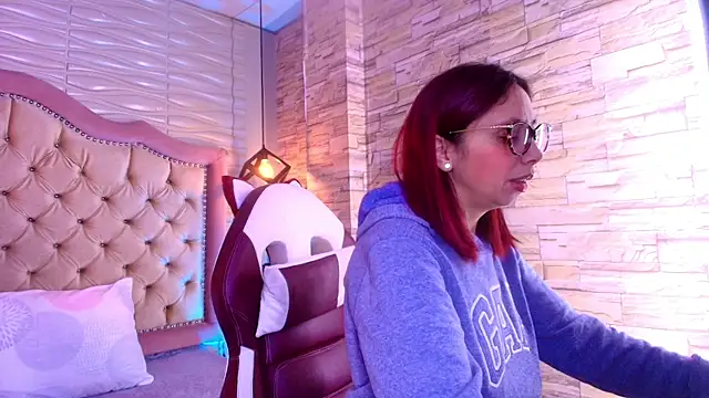 Snapshot of stephaniesun_ chatting on July 22, 1:02 pm stephaniesun online show from July 22, 1:02 pm