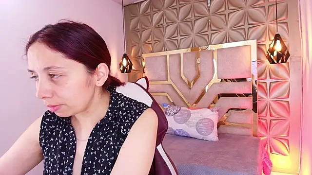 Snapshot of stephaniesun_ chatting on June 13, 12:25 pm stephaniesun online show from June 13, 12:25 pm