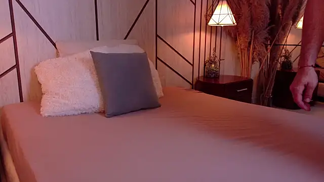 AMY AND ANDY online show from May 8, 7:34 am