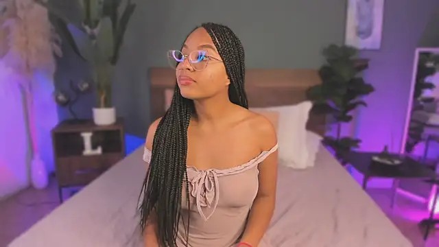 Lynncute online show from July 3, 4:08 am