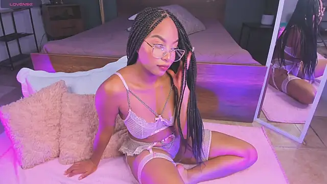 Lynncute online show from June 27, 4:18 am