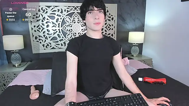 DemonFoxx online show from July 10, 1:22 pm