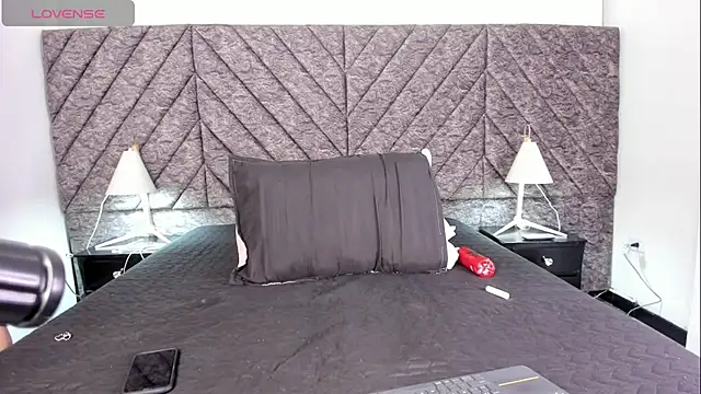 DemonFoxx online show from June 19, 12:22 pm