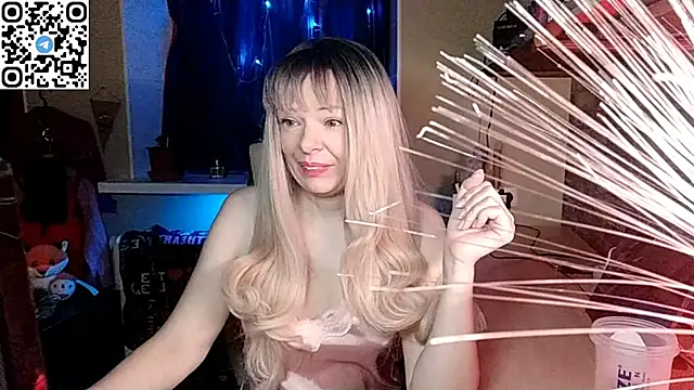 Snapshot of Fluffy_Duffy962 chatting on June 4, 8:13 pm Fluffy Duffy962 online show from June 4, 8:13 pm
