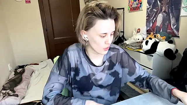 Queen moments  online show from April 23, 10:11 am