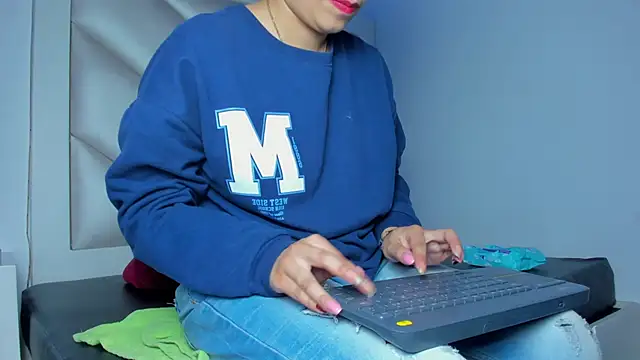 Valentina js online show from June 18, 8:36 pm