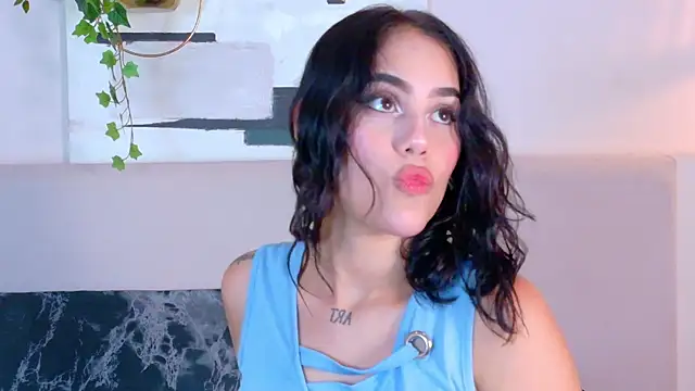 CuteWofy  online show from May 26, 7:45 pm