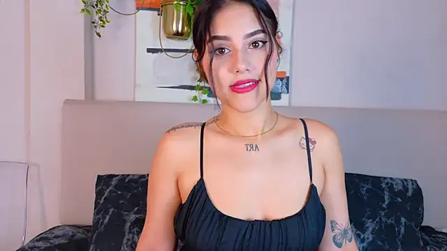 CuteWofy  online show from May 6, 7:07 pm