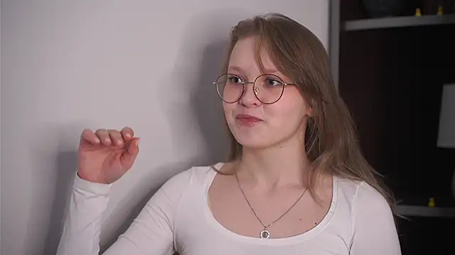 MarisaPuent online show from April 25, 4:37 am