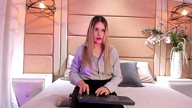 AndreinaOwen online show from July 16, 12:13 pm