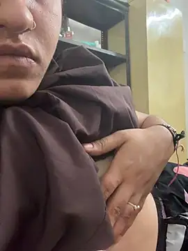 yyyyyooorrrwww online show from April 23, 5:36 pm