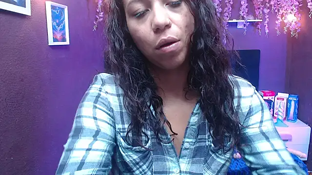 monik299 online show from April 27, 1:09 pm