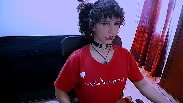 Snapshot of Nyxxei chatting on May 12, 8:26 pm Nyxxei online show from May 12, 8:26 pm
