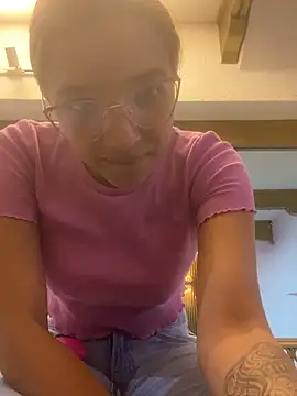 SamaanthaMiller online show from May 8, 1:48 pm