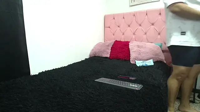 Xtream LoversXXX online show from April 29, 7:09 pm