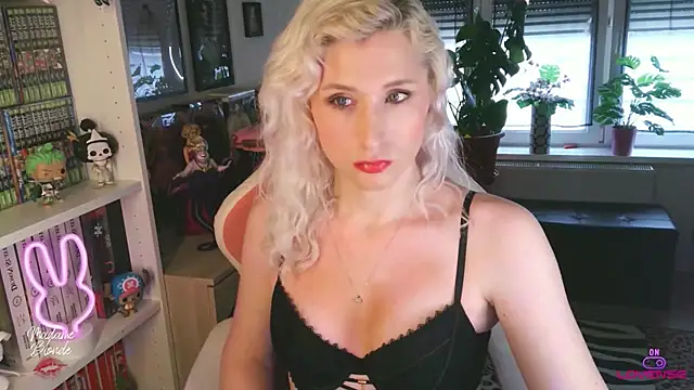 Madame Blonde online show from May 3, 12:31 pm