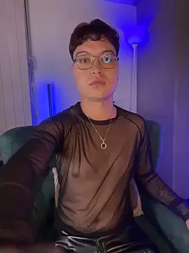 SamaelGarro  online show from April 24, 3:52 am