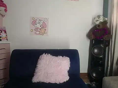 Snapshot of Emybbyx chatting on May 22, 8:18 pm Emybbyx online show from May 22, 8:18 pm