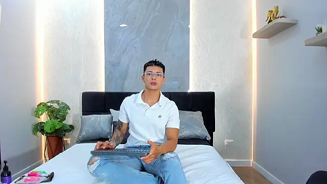 Alan Salazar online show from May 16, 5:34 pm