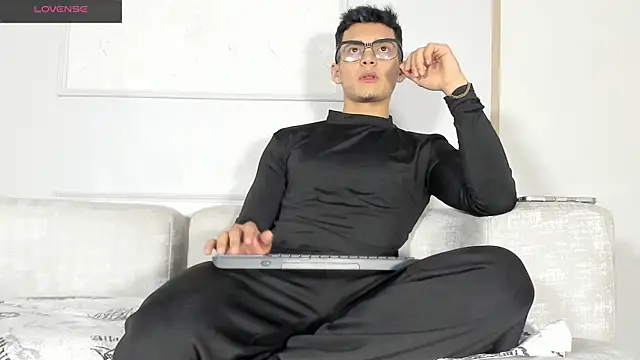 Alan Salazar online show from June 19, 5:41 pm
