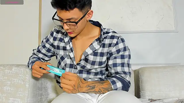Alan Salazar online show from June 22, 5:43 pm
