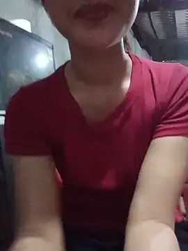 Snapshot of Rosie_LoveUU chatting on May 18, 10:36 pm Rosie LoveUU online show from May 18, 10:36 pm