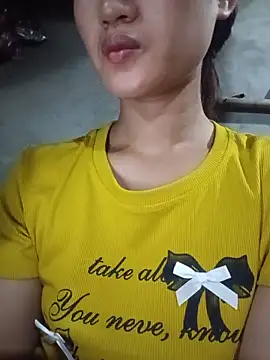 Snapshot of Rosie_LoveUU chatting on May 16, 11:26 pm Rosie LoveUU online show from May 16, 11:26 pm
