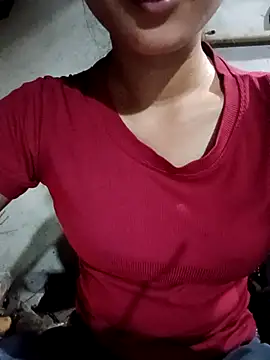 Snapshot of Rosie_LoveUU chatting on June 7, 10:48 pm Rosie LoveUU online show from June 7, 10:48 pm
