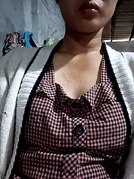 Snapshot of Rosie_LoveUU chatting on May 4, 12:36 am Rosie LoveUU online show from May 4, 12:36 am