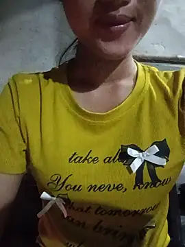 Snapshot of Rosie_LoveUU chatting on June 3, 10:47 pm Rosie LoveUU online show from June 3, 10:47 pm
