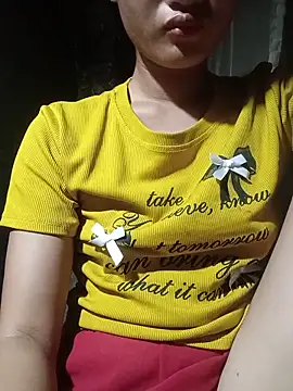 Snapshot of Rosie_LoveUU chatting on May 17, 11:49 pm Rosie LoveUU online show from May 17, 11:49 pm