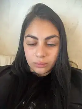 LilyLovell online show from June 5, 12:00 pm