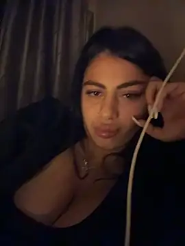LilyLovell online show from May 9, 6:00 pm