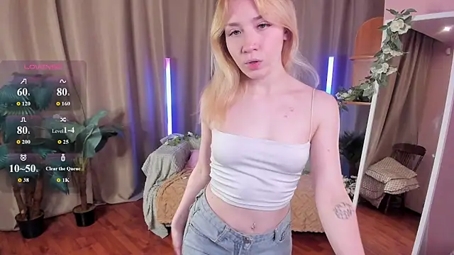 Snapshot of Nina_original chatting on June 9, 2:12 am Nina original online show from June 9, 2:12 am