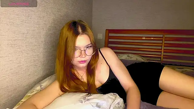 Snapshot of TessaLust_ chatting on May 18, 7:51 pm TessaLust online show from May 18, 7:51 pm