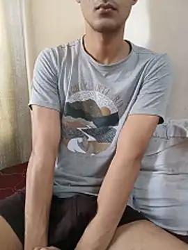 Snapshot of skinny_raj chatting on June 14, 12:28 pm skinny raj online show from June 14, 12:28 pm