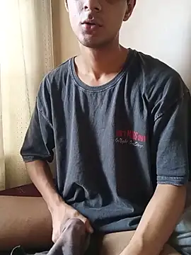Snapshot of skinny_raj chatting on June 18, 8:24 am skinny raj online show from June 18, 8:24 am