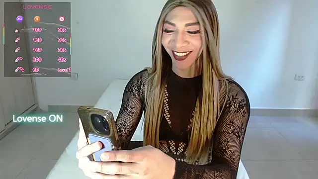 Snapshot of Brune_vs_blonde chatting on May 4, 10:01 pm Brune vs blonde online show from May 4, 10:01 pm