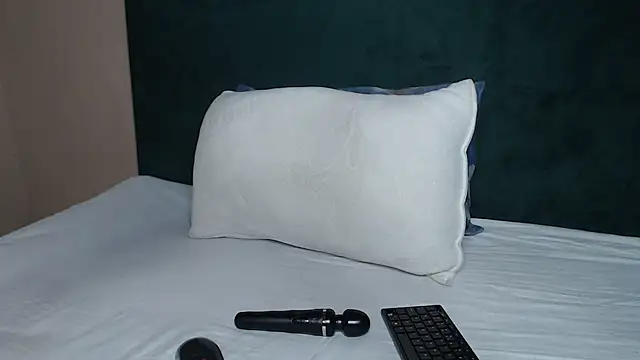 Snapshot of ShortyVibe27 chatting on July 23, 4:54 am ShortyVibe27 online show from July 23, 4:54 am