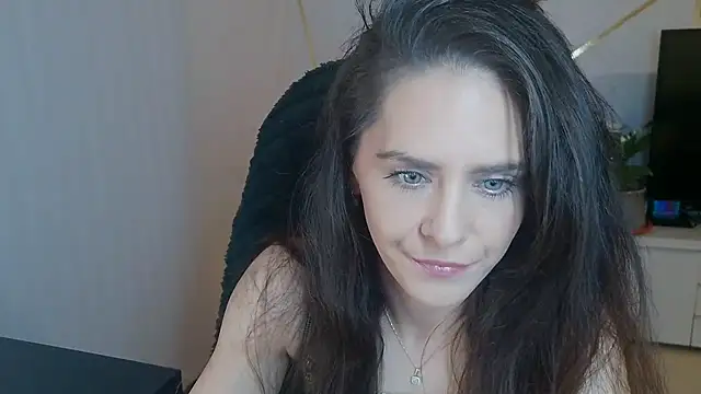 khalessi13 online show from May 1, 10:26 pm