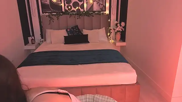  AliceWells online show from July 6, 9:38 am