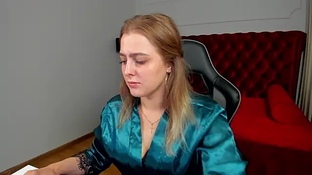 EllaBells online show from July 17, 5:04 am
