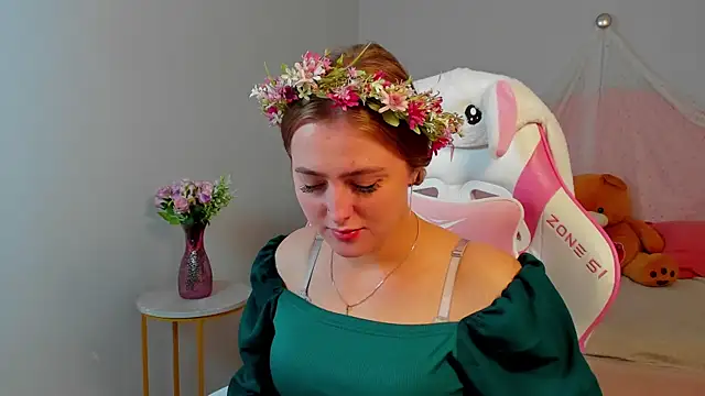 EllaBells online show from August 2, 5:06 am