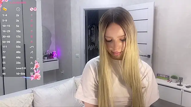 Mooniesiesita online show from June 9, 10:44 pm
