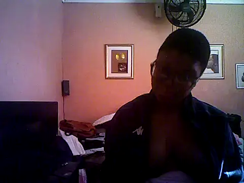 Snapshot of Hotboobs27 chatting on June 14, 7:53 am Hotboobs27 online show from June 14, 7:53 am