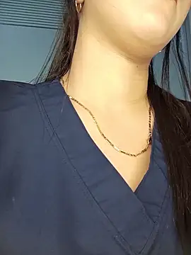 Chloe Thomsoon  online show from May 3, 8:23 pm