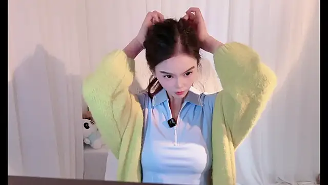 Ella-001 online show from April 30, 5:03 am