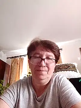 KetQueen101 online show from May 11, 2:29 pm